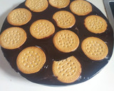 Foto del paso 4 de la receta: Tarta de chocolate y galletas