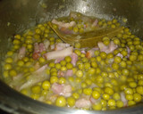 Foto del paso 2 de la receta: Guisantes estofados con huevo