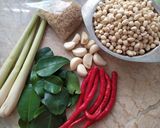 Foto langkah ke 1 dari resep Kacang Pedas Daun Jeruk.