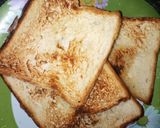 A picture of step 3 of Pan toasted bread.