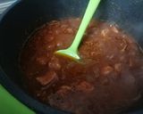Foto del paso 4 de la receta: Patatas con carne en salsa con picada de frutos secos