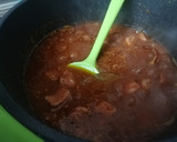Foto del paso 4 de la receta: Patatas con carne en salsa con picada de frutos secos