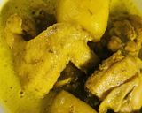 Gambar langkah 6 resipi Ayam masak lemak cili api.