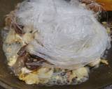 ชะอมวุ้นเส้นผัดไข่ลูกชิ้นปลา วิธีทำสูตร 3 รูป