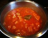 Foto del paso 5 de la receta Lomo de cerdo en salsa de tomate natural con uvas pasas