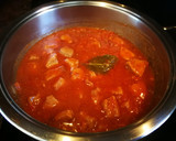 Foto del paso 5 de la receta: Lomo de cerdo en salsa de tomate natural con uvas pasas