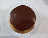 Foto del paso 4 de la receta: Torta de trufa, ganache de chocolate blanco y brillo espejo