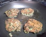Foto del paso 4 de la receta: Tortitas de espinaca con machaca (carne seca)