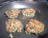 Foto del paso 4 de la receta: Tortitas de espinaca con machaca (carne seca)