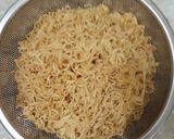 Hình bước làm 3 của món Mỳ xào thập cẩm