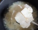 Foto langkah ke 2 dari resep Sup Tahu Ayam Jamur.