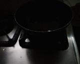 A picture of step 2 of Noodle Bhel.
