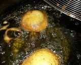 A picture of step 2 of Deep Fried Oreos.