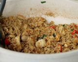 Foto langkah ke 8 dari resep Nasi Goreng Solaria Devina Hermawan.