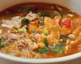 A picture of step 2 of Tomato Hủ Tiếu Noodle Soup.