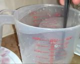 A picture of step 5 of Cucumber juice and refreshing water.