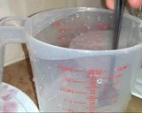 A picture of step 5 of Cucumber juice and refreshing water.
