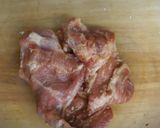 รูปขั้นตอนการทำที่ 1 ของ หมูกระเทียม สูตรแม่สอนมา (ลำเอียงว่า) อร่อยที่สุดในโลก
