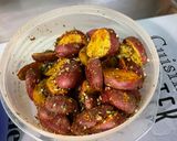Une image de l'étape 3 de Pommes de terre grillées aux herbes et épices.