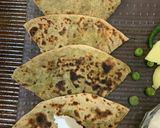 मटार बटाटा पराठा (पंजाबी पराठा रेसिपी) (Matar Batata Paratha Recipe In Marathi) रेसिपी स्टेप 7 फोटो 