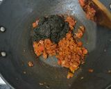 A picture of step 4 of Black Egg Curry.