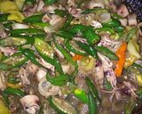 Foto langkah ke 2 dari resep Baby Cumi Cabe Hijau (cumi asin).