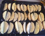Foto langkah ke 3 dari resep Baked potato wedges.
