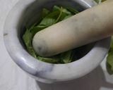 Foto del paso 3 de la receta: Pesto de albahaca en mortero y procesadora
