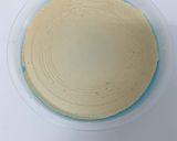Foto del paso 4 de la receta: Tarta de obleas, con crema pastelera de colores hecha en microondas (9 ingredientes)