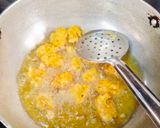 A picture of step 4 of Sindhi onion pakoda monsoon special.
