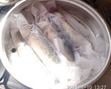 Foto langkah ke 3 dari resep Ikan kembung pindang keranjang.