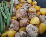 Foto del paso 8 de la receta: Pollo al ajillo con patatas