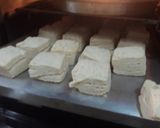 Foto del paso 3 de la receta: Criollitos de grasa