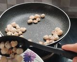 A picture of step 3 of Aloo makhana peanuts falihaar.