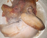 Foto del paso 1 de la receta: Pollo al horno con papitas enteras