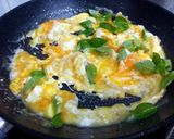 A picture of step 4 of Bacon And Egg Fried Rice.
