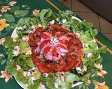 Une image de l'étape 10 de Salade de feuille de chêne aux tomates, jambon blanc et roquefort (sauce épicée à la ciboulette).