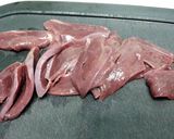 A picture of step 1 of Pork Liver With Ginger.