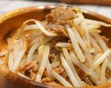 A picture of step 4 of Lickety-Split Tuna & Bean Sprout Stir-Fry.