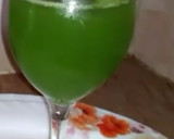 A picture of step 4 of Cucumber juice and refreshing water.