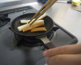 A picture of step 1 of Easy Bread Crust Rusks.