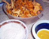 A picture of step 3 of Fried Golden Chanterelle Mushrooms.
