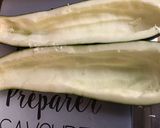 Une image de l'étape 2 de Courgette géante farcie sucrée salée au bœuf, pommes, tomates cerises et fromages.