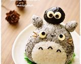 A picture of step 6 of Totoro Rice Balls.