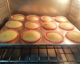 A picture of step 3 of Butter choco chip cupcakes.