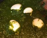 A picture of step 8 of Egg Palak.