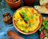 A picture of step 3 of Dalia and Moong Dal Khichdi.