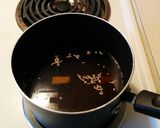 A picture of step 1 of Ramen noodle soup.