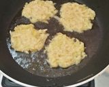 Foto langkah ke 4 dari resep Cheesy Potato fritter.