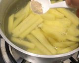 Foto langkah ke 2 dari resep Kentang goreng ala kfc.